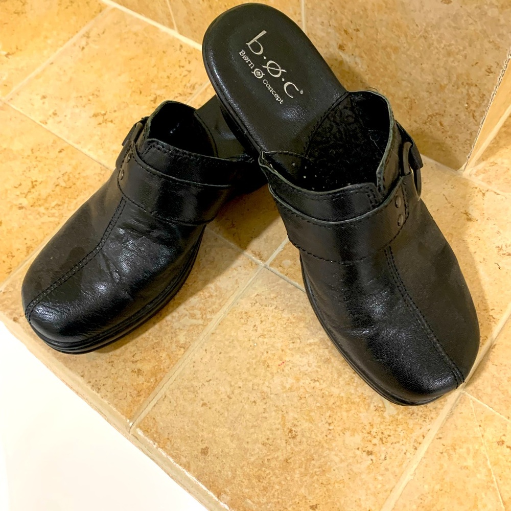 Cute black boc mules in excellent condition size 7.